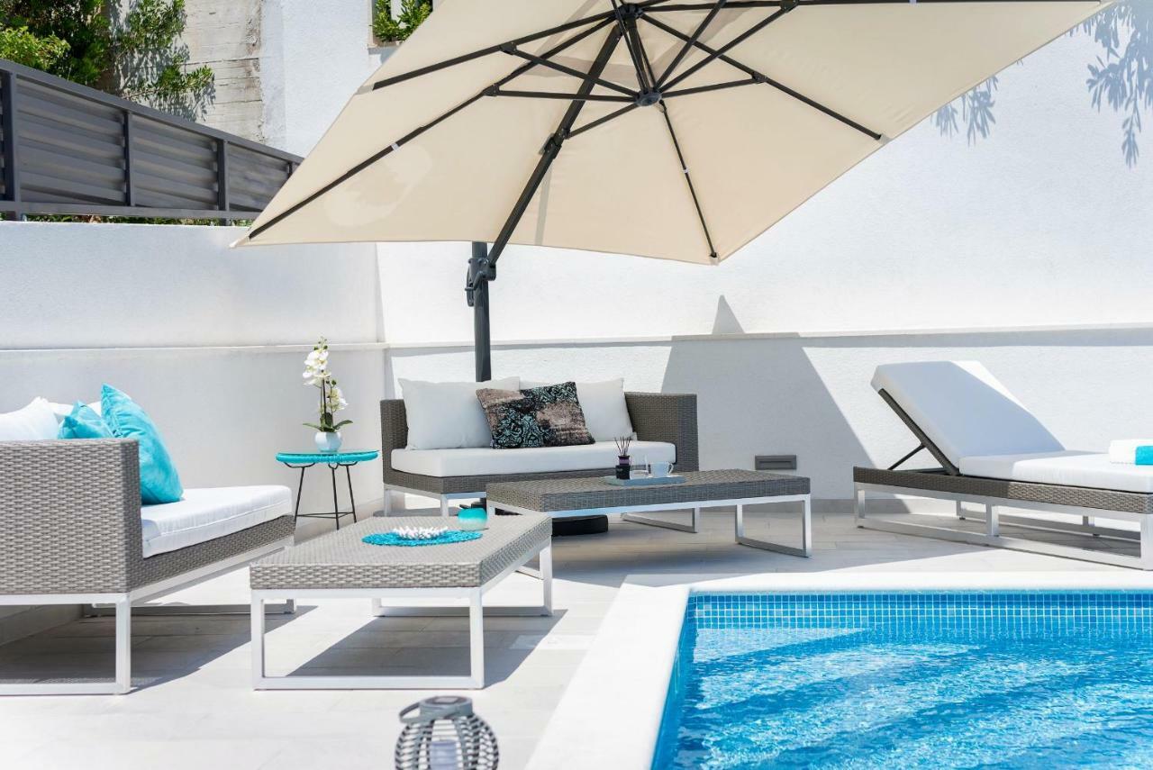 טרוגיר Villa Miholina - With Heated Swimming Pool מראה חיצוני תמונה