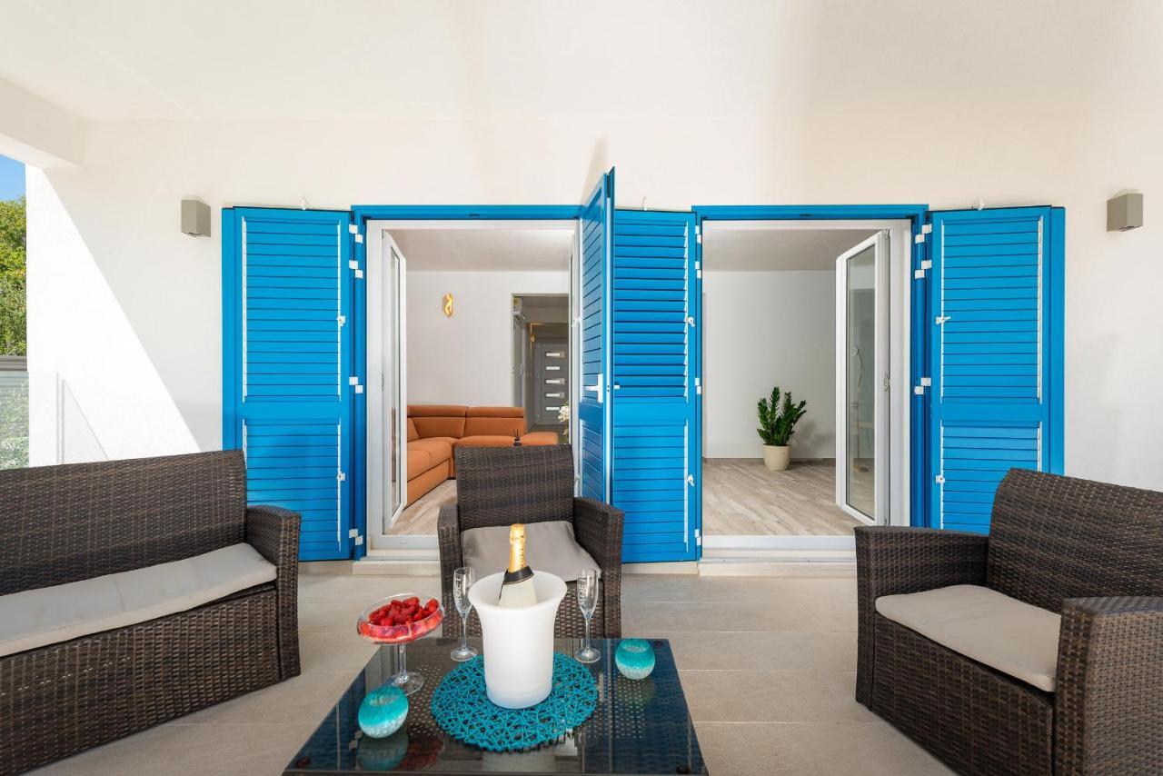 טרוגיר Villa Miholina - With Heated Swimming Pool מראה חיצוני תמונה
