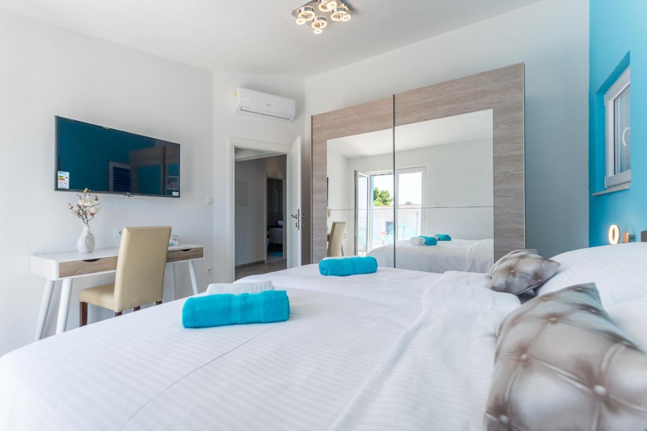 טרוגיר Villa Miholina - With Heated Swimming Pool מראה חיצוני תמונה