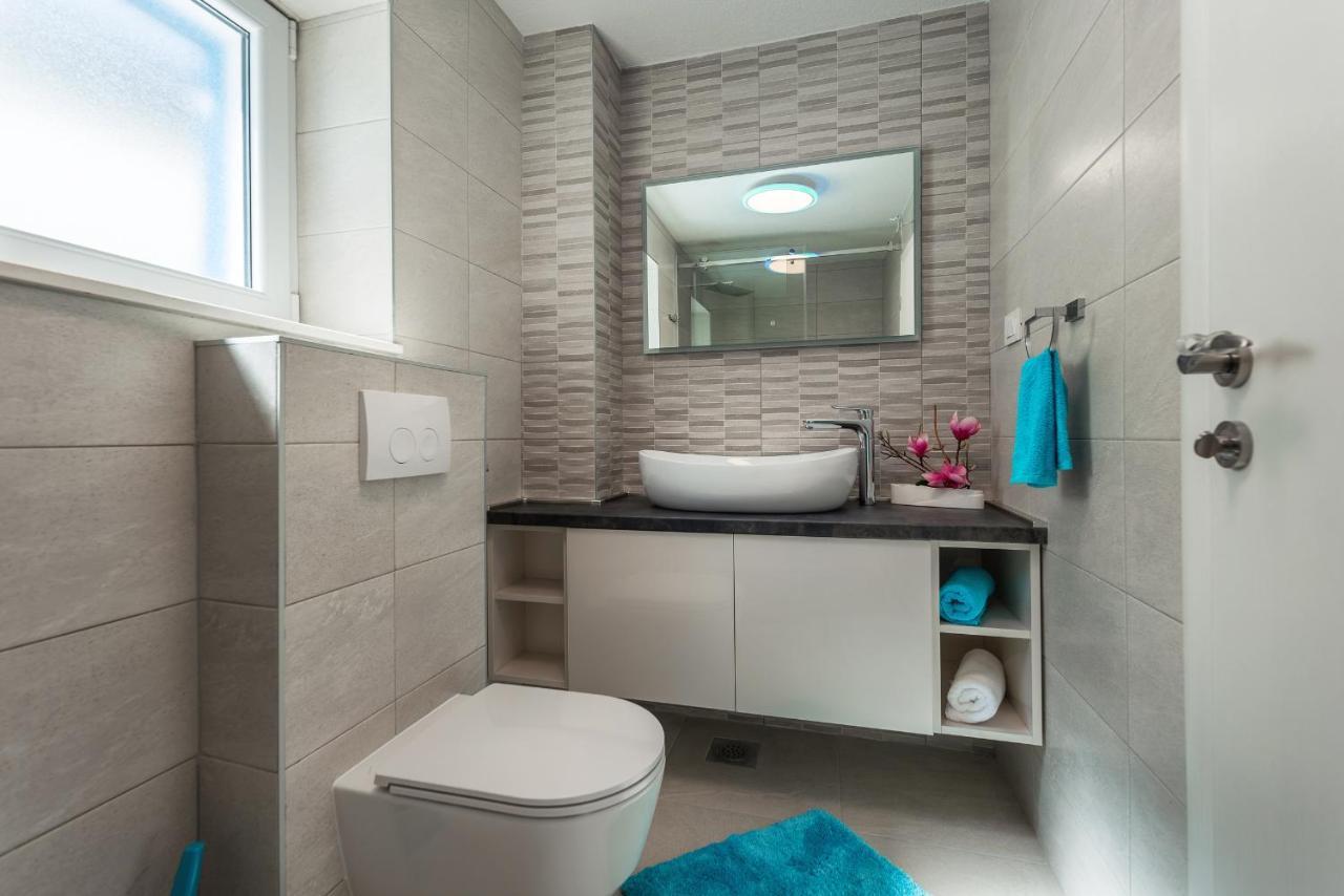 טרוגיר Villa Miholina - With Heated Swimming Pool מראה חיצוני תמונה