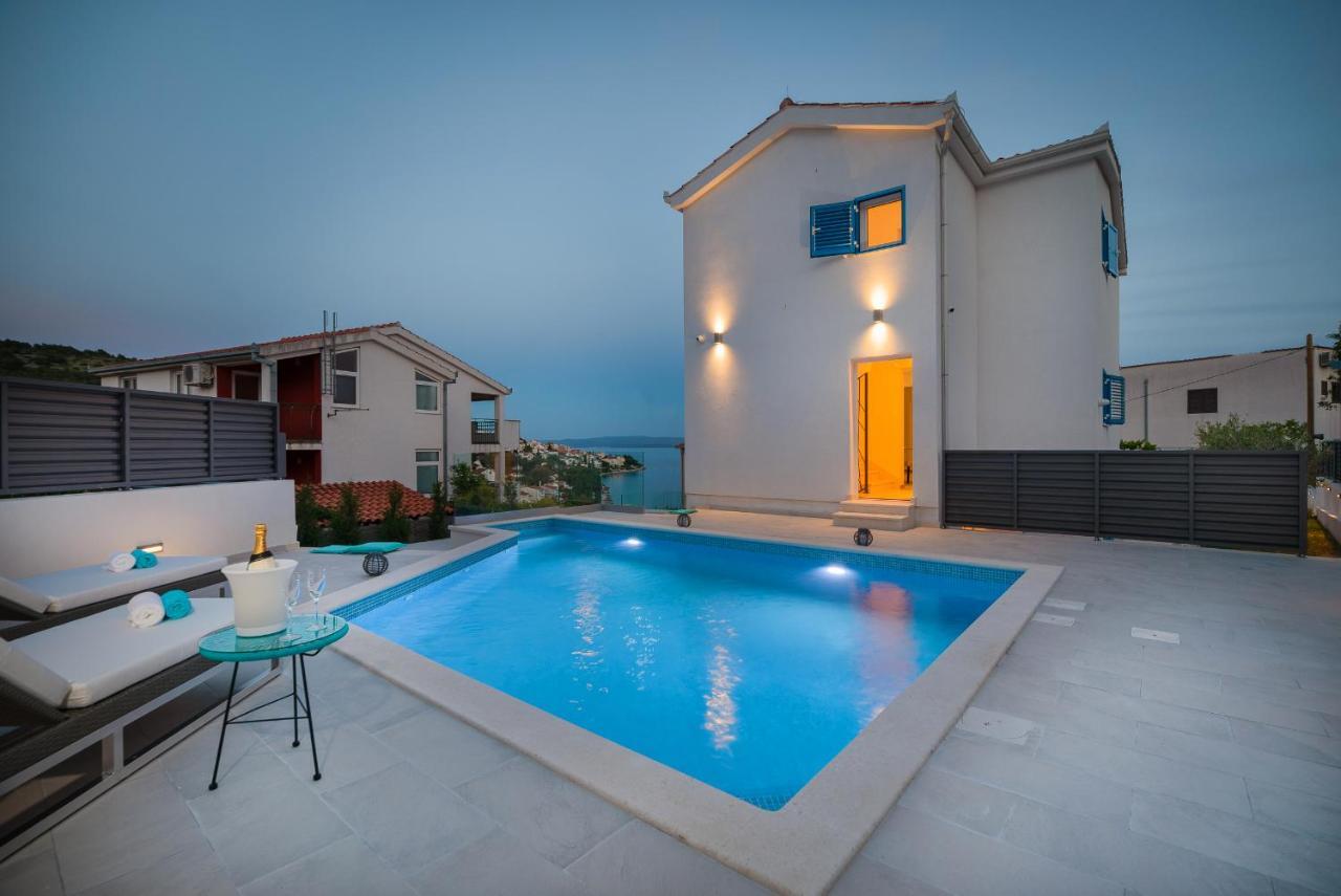 טרוגיר Villa Miholina - With Heated Swimming Pool מראה חיצוני תמונה